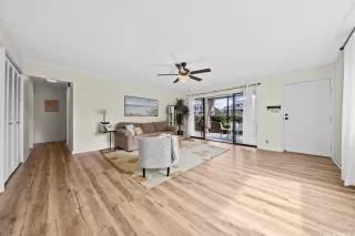 Photo #5: 202524176 Listing