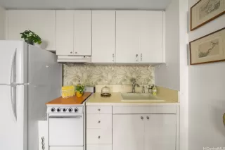 Photo #3: 202524179 Listing 