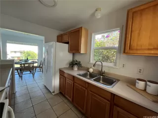 Photo #4: 202524186 Listing