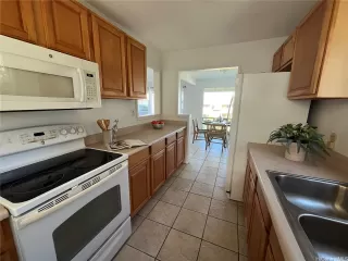Photo #5: 202524186 Listing