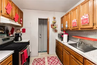 Photo #6: 202524200 Listing