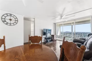 Photo #4: 202524203 Listing 