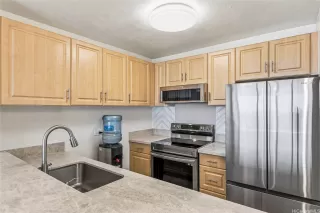 Photo #5: 202524203 Listing 