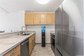 Photo #6: 202524203 Listing 