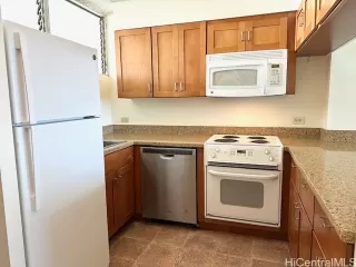 Photo #3: 202524230 Listing