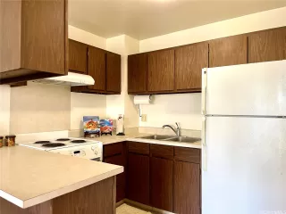 Photo #3: 202524231 Listing
