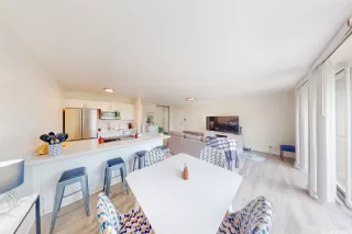 Photo #5: 202524280 Listing