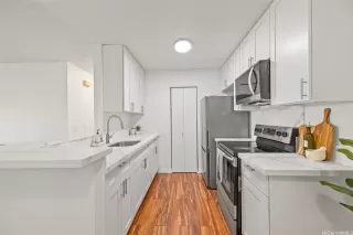 Photo #2: 202524283 Listing 