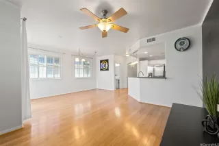 Photo #2: 202524289 Listing