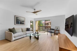 Photo #3: 202524293 Listing