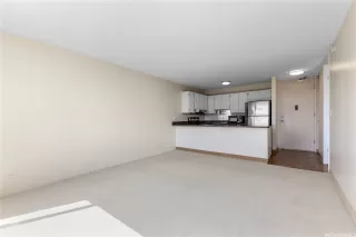 Photo #5: 202524316 Listing