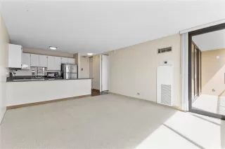 Photo #6: 202524316 Listing