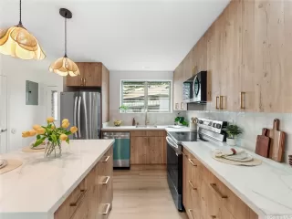 Photo #4: 202524328 Listing 