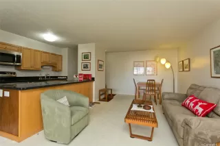 Photo #3: 202524330 Listing