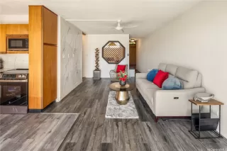 Photo #2: 202524335 Listing 