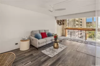 Photo #3: 202524335 Listing 