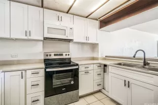 Photo #3: 202524336 Listing