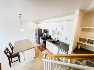 Photo #3: 202524357 Listing