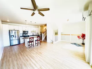 Photo #4: 202524357 Listing