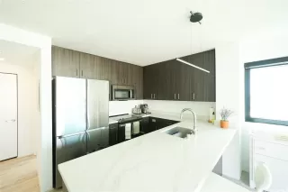 Photo #5: 202524376 Listing