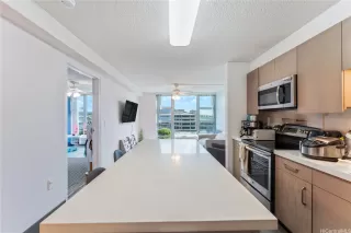 Photo #3: 202524399 Listing