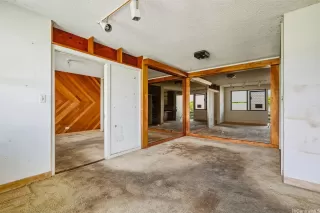 Photo #6: 202524413 Listing 