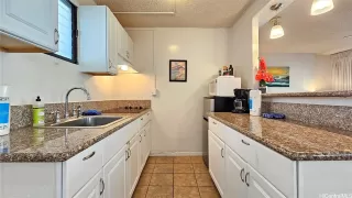 Photo #4: 202524415 Listing