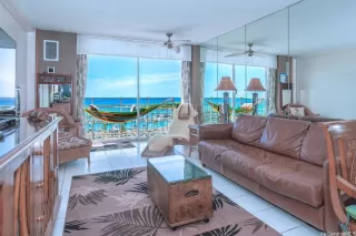 Photo #4: 202524417 Listing