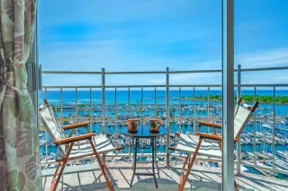 Photo #6: 202524417 Listing