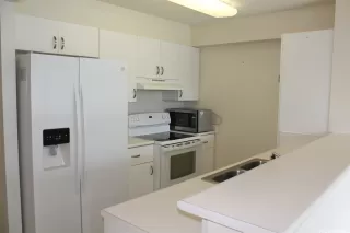 Photo #3: 202524439 Listing 