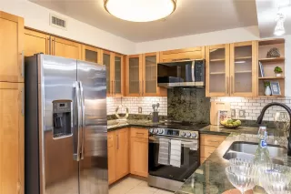 Photo #2: 202524451 Listing