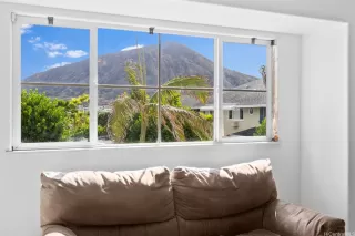 Photo #5: 202524454 Listing