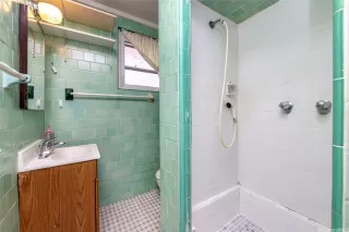 Photo #5: 202524479 Listing 