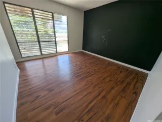 Photo #3: 202524485 Listing