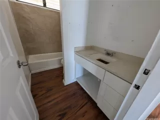 Photo #6: 202524485 Listing