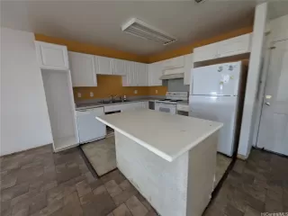 Photo #2: 202524486 Listing