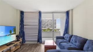 Photo #3: 202524495 Listing