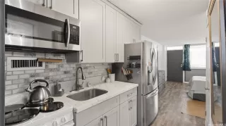 Photo #5: 202524495 Listing