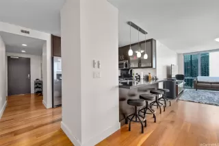 Photo #3: 202524496 Listing