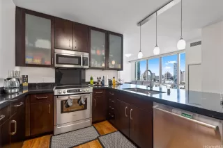 Photo #4: 202524496 Listing