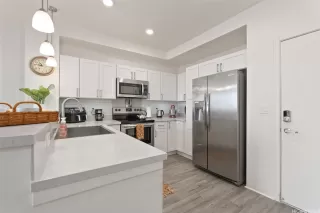 Photo #4: 202524497 Listing 