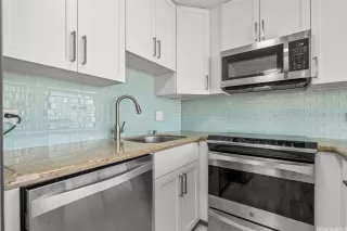 Photo #5: 202524502 Listing 