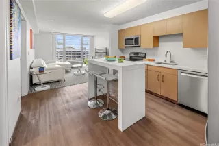 Photo #2: 202524537 Listing