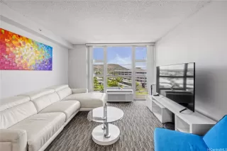 Photo #5: 202524537 Listing