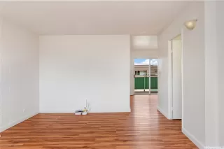 Photo #5: 202524539 Listing 