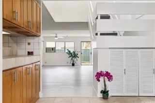 Photo #2: 202524581 Listing 