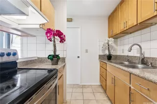 Photo #5: 202524581 Listing 