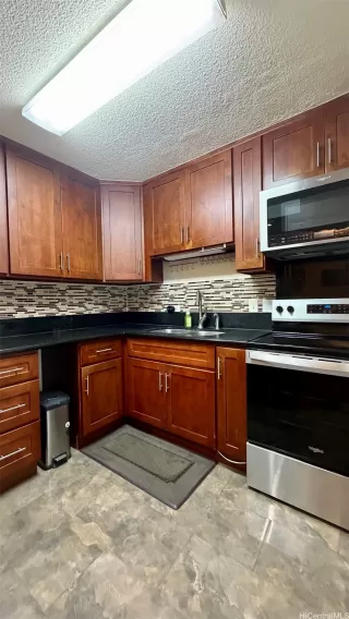 Photo #5: 202524583 Listing 