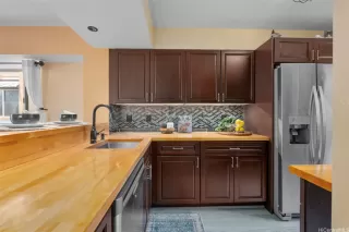 Photo #3: 202524606 Listing 