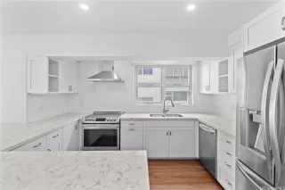 Photo #6: 202524628 Listing